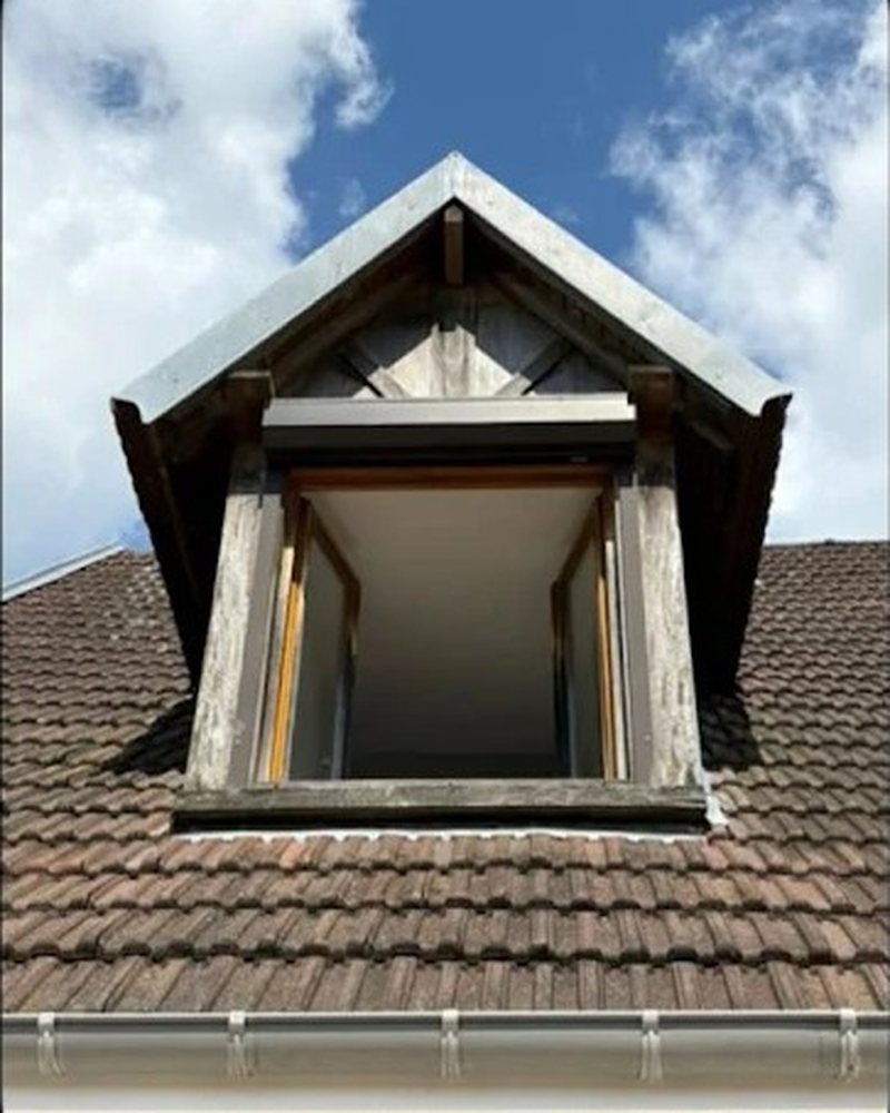 Rénovation d'une lucarne de toit à Rouen — avant